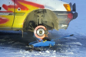 Kas nutiktų, jei spausdami akceleratorių sumanytumėte stabdyti? Verčiau nekartoti