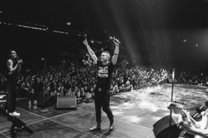 Arenas sudrebinę Lilas ir Innomine ruošia kalėdinę dovaną savo gerbėjams