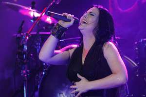 Lietuvoje pirmą kartą koncertuos žymi JAV grupė „Evanescence“