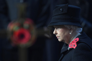 Didžiosios Britanijos karalienė po ligos išvyko kalėdinių atostogų
