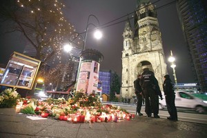 Aukas apraudantiems vokiečiams įsipyko migrantams atlapotos durys