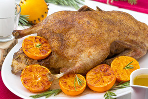 Kalėdinė antis su imbierais ir mandarinais 