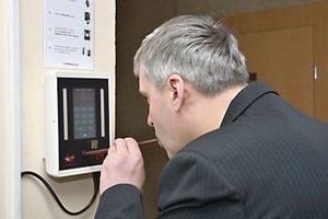 Vairuotojams suruošė naujovę – prieš darbą tenka „pūsti“ į dar nematytą prietaisą