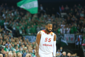 Justinas Dentmonas grįžta rungtyniauti į Aziją