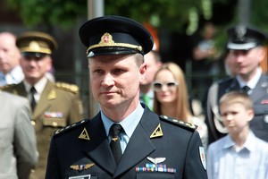 Oro pajėgų vadas sprendimą jį nušalinti nuo pareigų skundžia teismui