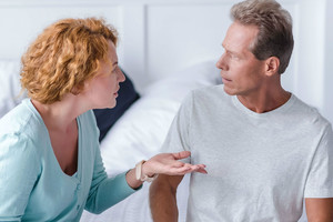 Pašto dėžutėje rastas kalėdinis atvirukas išdavė gydytojo praeities nuodėmes