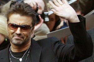„Twitter“ skęsta nuo gerbėjų žinučių apie George'o Michaelo dosnumą