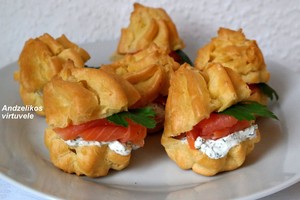 Plikytos tešlos pyragėliai su lašiša: nenusivilsite išbandę šį receptą