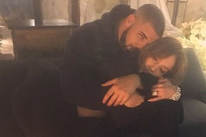 Dainininkė Jennifer Lopez ir reperis Drake'as patvirtino kalbas apie romaną