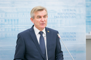 Naujasis Seimas imasi darbų: jau planuoja įteisinti parlamentarų atostogas