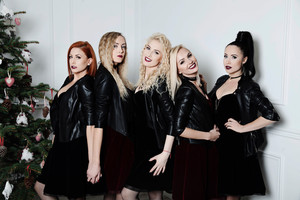 Išgirskite: merginų grupė „Magnit“ pristato dainą „Ši akimirka“