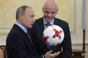 Rusiją drebina futbolo dopingo skandalas, bet FIFA elgiasi itin atsargiai