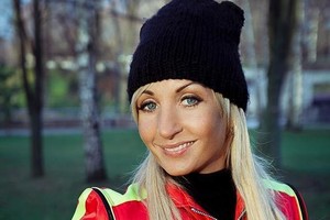 Skausmingą veido procedūrą išbandžiusi Gerda Stiklickienė nori sustabdyti senėjimą