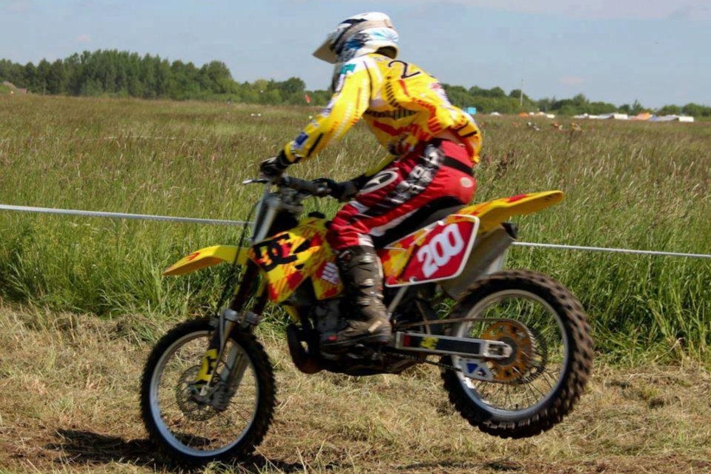 Neveronyse (Kauno r.) ilgapirščiai pasisavino šį ir dar tris lenktyninius motociklus.
