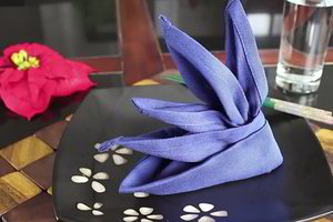 9 genialios idėjos, kaip švenčių stalą papuošti servetėlėmis