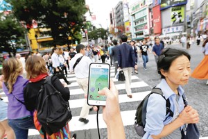 Kvailiausi 2016-ųjų poelgiai: siautėjantys klounai ir apsimetėlis teroristas