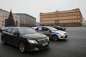 JAV išsiųstus Rusijos diplomatus skraidinantis lėktuvas nusileido Maskvoje