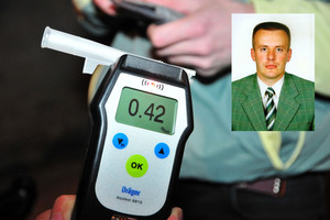 Po Naujųjų Telšių policijos viršininko pavaduotojas į darbą atvyko su kvapu