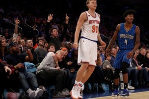 Mindaugas Kuzminskas taikliai šaudė tritaškius, bet „Knicks“ sirgaliai skirstėsi nusivylę
