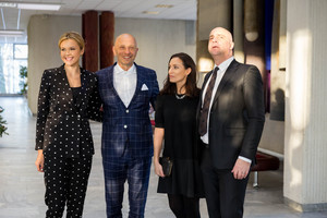 Sostinėje susituokė 53-ejų verslininkas Tadas Karosas ir perpus jaunesnė mylimoji Agnė Kavalnytė