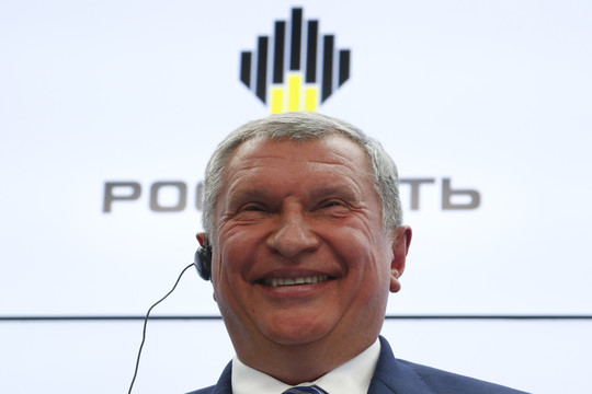 Rusijos metų privatizacija: kas žarstys naftos pinigus?