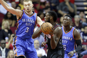 „Thunder“ klubui – „Rockets“ antausis: nepadėjo nei Russello Westbrooko šou