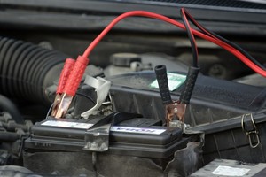 Kaip prižiūrėti akumuliatorių, kad automobilis užsivestų šalčiausią dieną