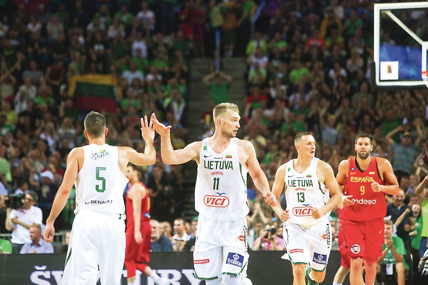 Kaip 2017 metų Europos čempionate pasirodys naujo trenerių štabo vedama Lietuvos vyrų krepšinio rinktinė?<br>G.Bitvinsko nuotr.