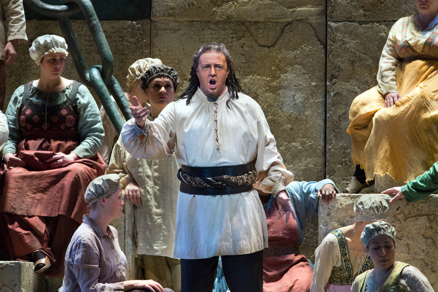 Operos „Nabukas“ scena: D.Beloselskis – Zacharia.<br>„Metropolitan Opera“ nuotr.