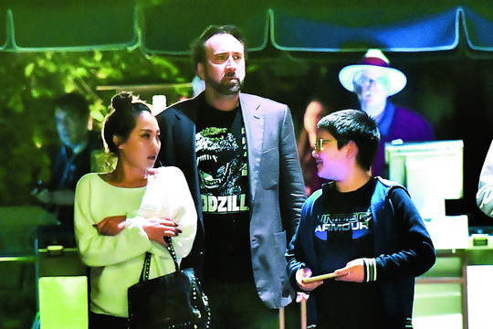 Besiskiriantys Nicolas Cage'as ir Alice Kim rengiasi mūšiui dėl sūnaus globos