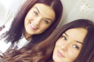 Po pagalbinio apvaisinimo gimusios dvynės tildo davatkas