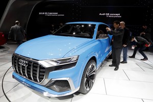 Prabangiausia „Audi“ naujiena: visureigis Q8 stulbina dydžiu