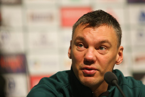 Šarūnas Jasikevičius vėl užsipuolė žurnalistą Vaidą Čeponį, šis kirto atgal