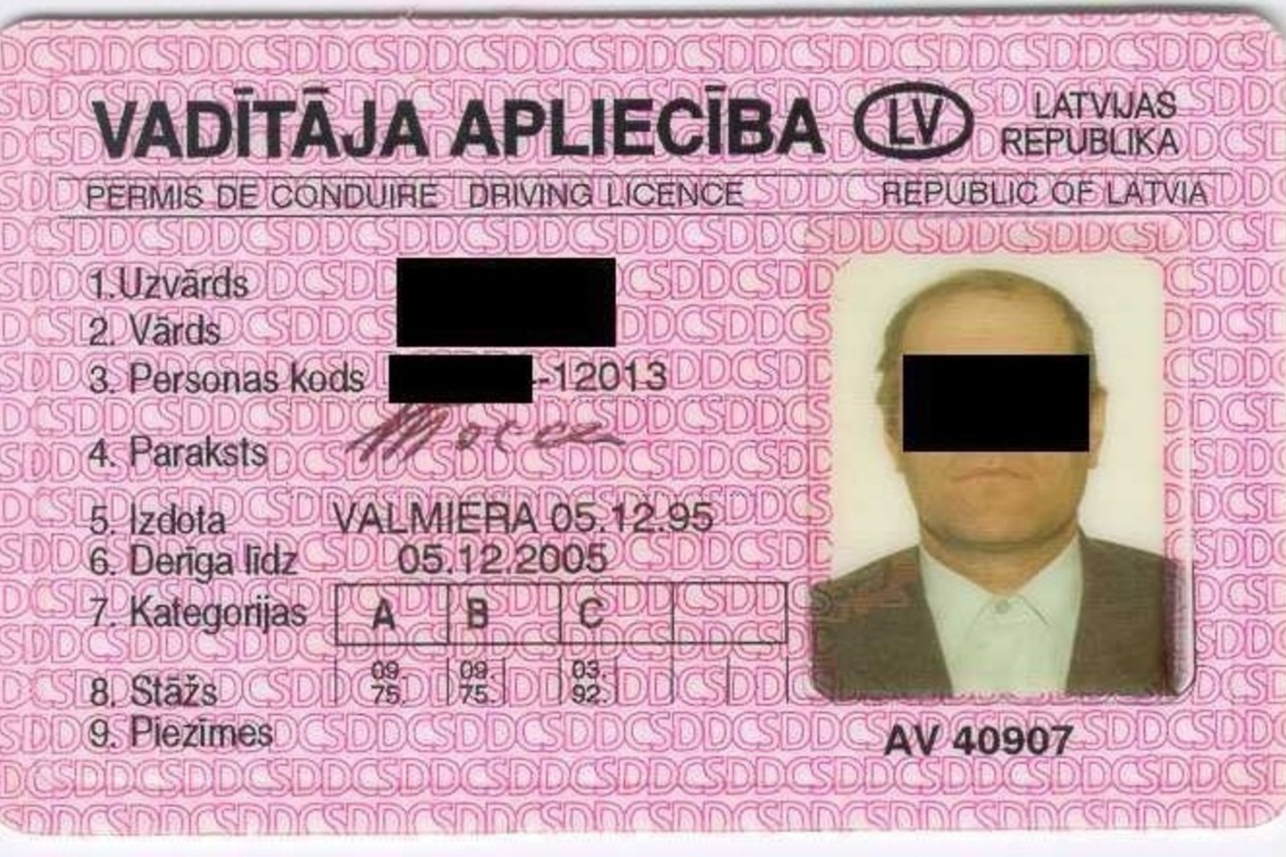 Į Lenkiją vykęs Latvijos pilietis turėjo suklastotą vairuotojo pažymėjimą.