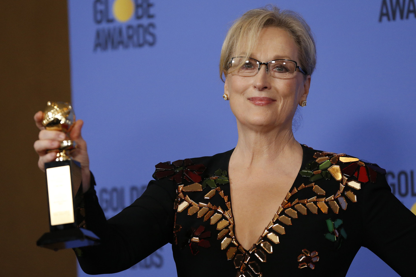 M.Streep sukritikavo respublikoną, atsiimdama apdovanojimą už nuopelnus kinematografui.