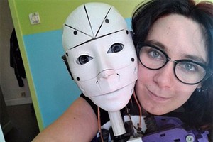 Meilė nuo pirmo varžtelio: moteris nori susituokti su robotu