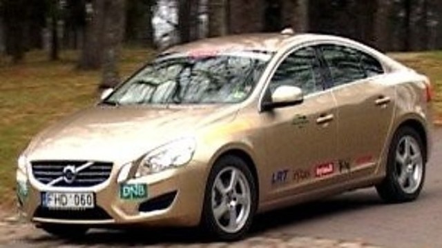 „Metų automobilis 2012“: greitas ir saugumo simboliu tapęs „Volvo S60“