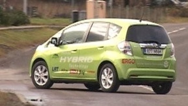 „Metų automobilis 2012“: stebėtinai erdvus ir ekologiškas hibridas „Honda Jazz“