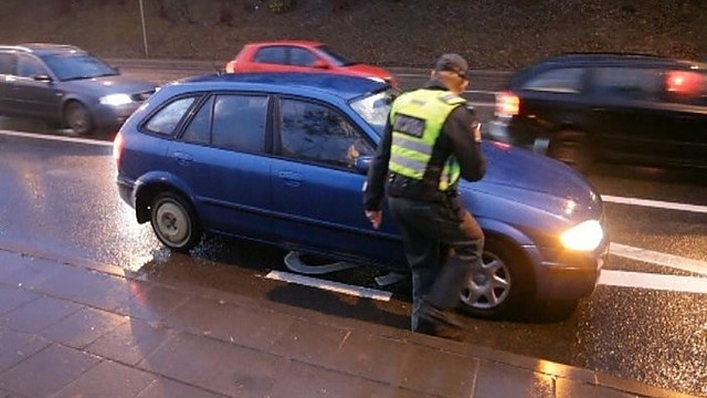 Policijos reidas: vairuotojai įsigudrino važiuoti A juosta