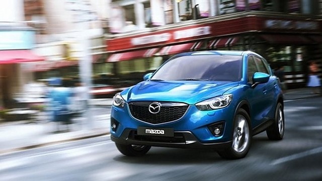 „Metų automobilis 2013“: ekonomiškumu ir žavesiu spinduliuojantis miesto visureigis „Mazda CX-5“