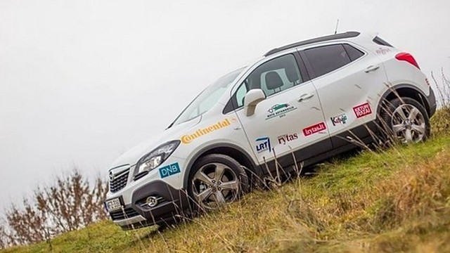 „Metų automobilis 2013“: charizmatiškas ir funkcionalus „Opel Mokka“ mažos klasės visureigis