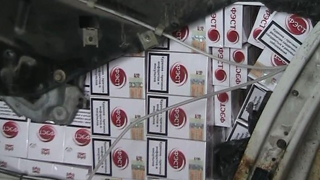 Kontrabandines cigaretes vežusiems lietuviams gresia dešimtis tūkstančių litų siekiančios baudos