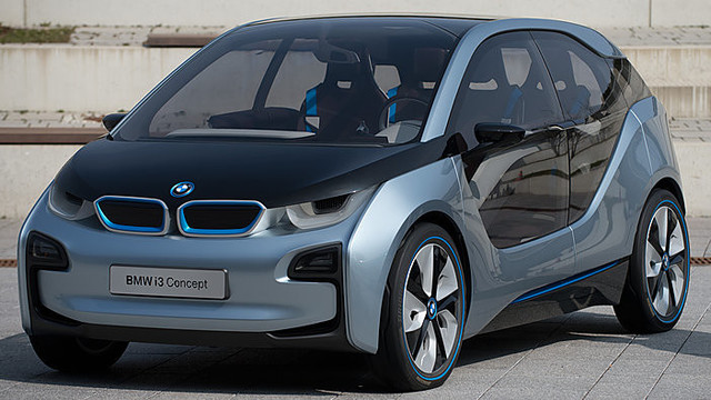 BMW oficialiai pristatė pirmajį savo elektromobilį