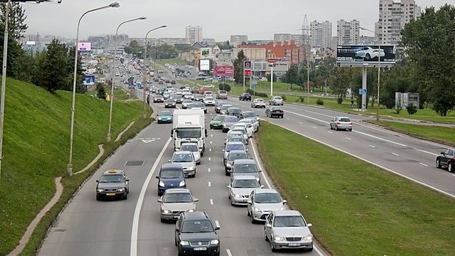 Po nedidelių avarijų Vilniuje — kilometrinės spūstys Ukmergės gatvėje