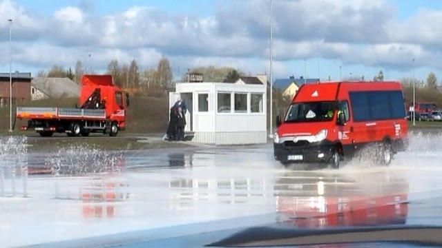 Pradedantys vairuotojai įgūdžius lavins moderniame centre