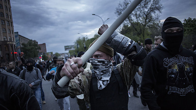 Donecke protestuotojai darė „tvarką“ beisbolo lazdomis