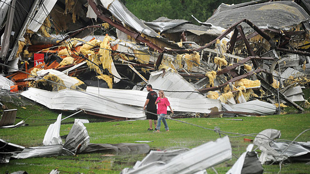 JAV šėlę tornadai kelis miestelius nušlavė nuo žemės paviršiaus