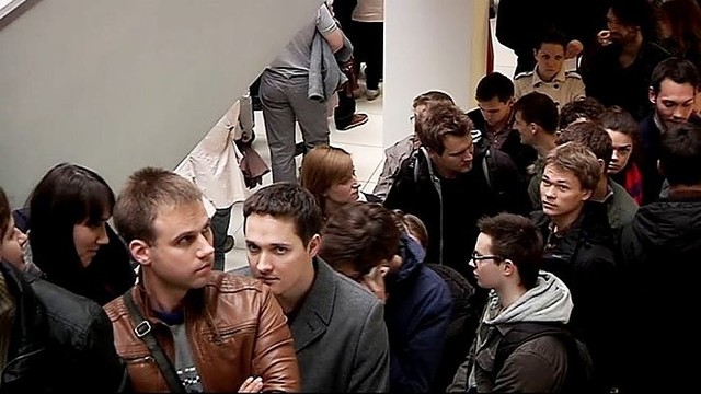 Vilniuje balsuoti atėję rinkėjai įstrigo eilėse