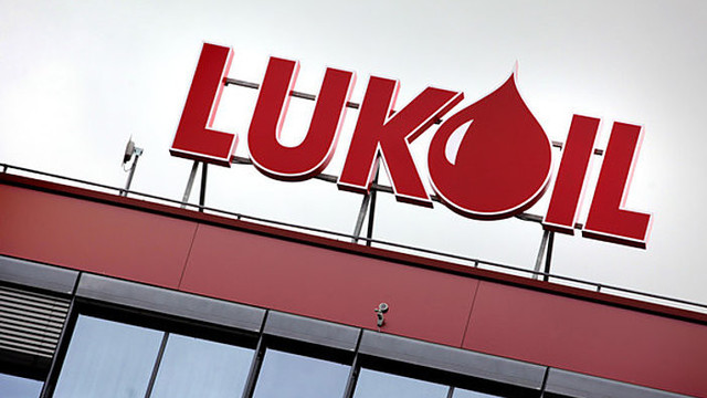 Degalines be leidimo perėmusiai „Lukoil“ – 12 mln. litų bauda