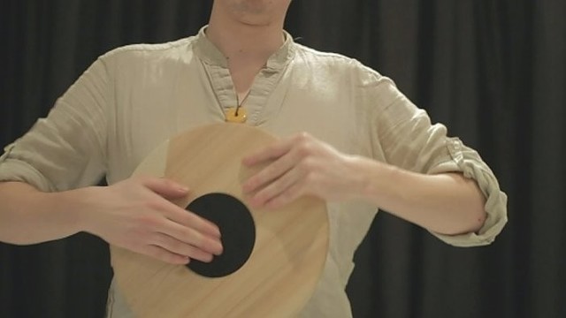Kaunietis sukūrė muzikos instrumentą su neribotu kiekiu garsų